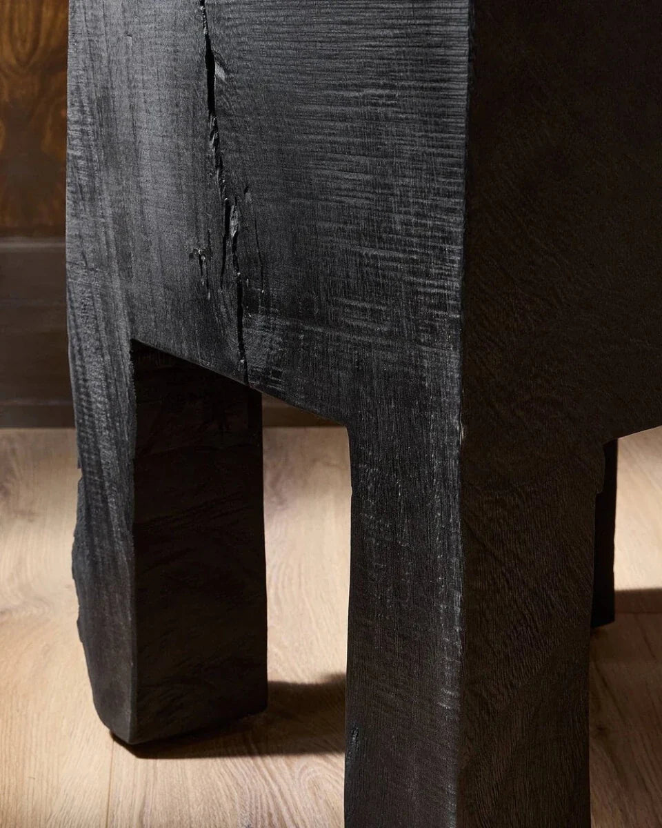 Carbonized Black / Medium