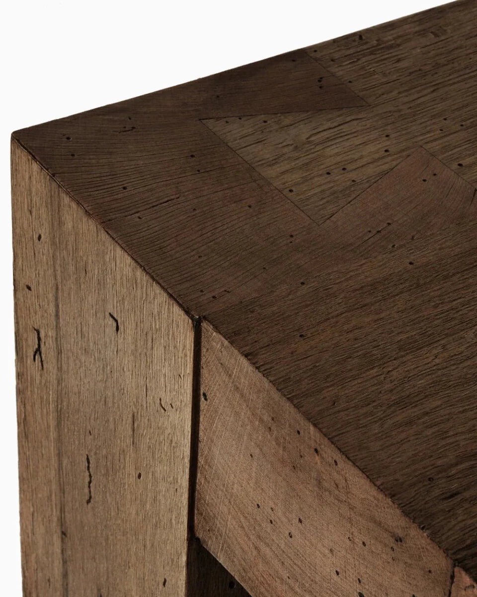 Ebony Rustic Wormwood Oak / 40"
