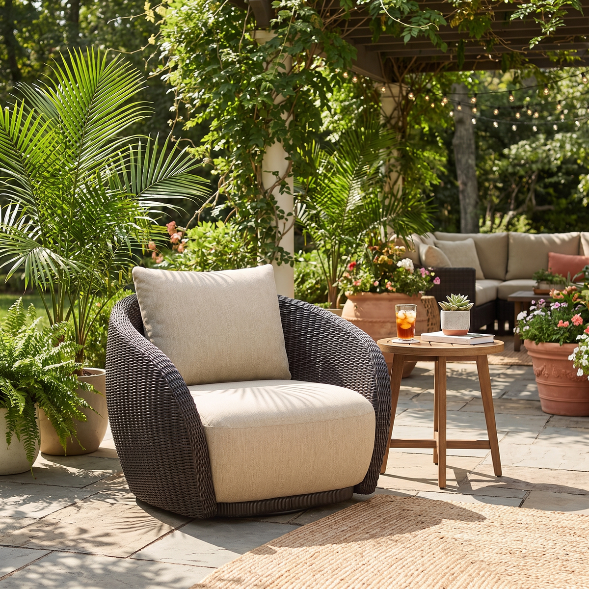 Cyra Outdoor Swivel Chair