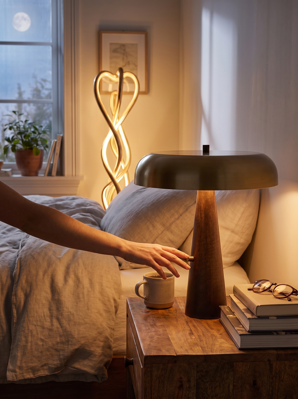 Griffin Table Lamp lifestyle 1