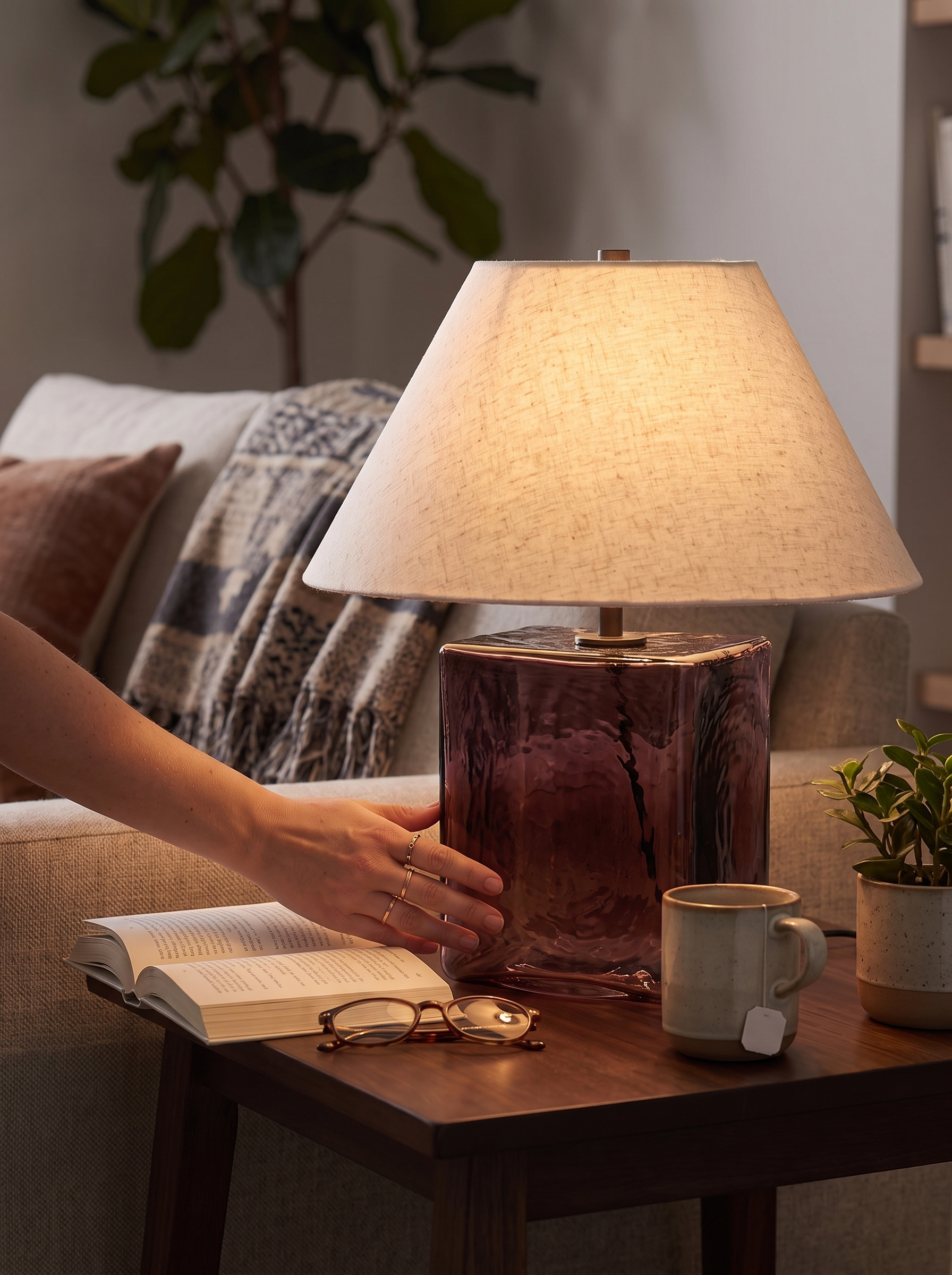 Saylor Table Lamp lifestyle 1