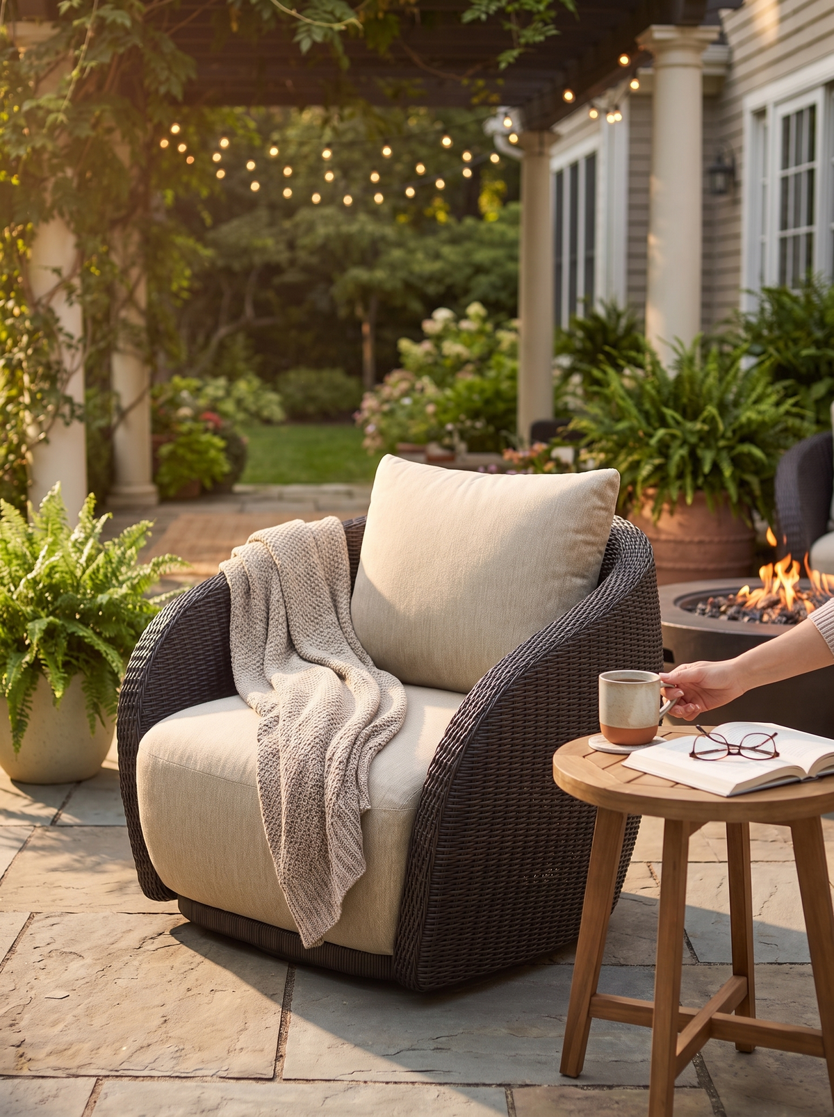 Cyra Outdoor Swivel Chair lifestyle 2