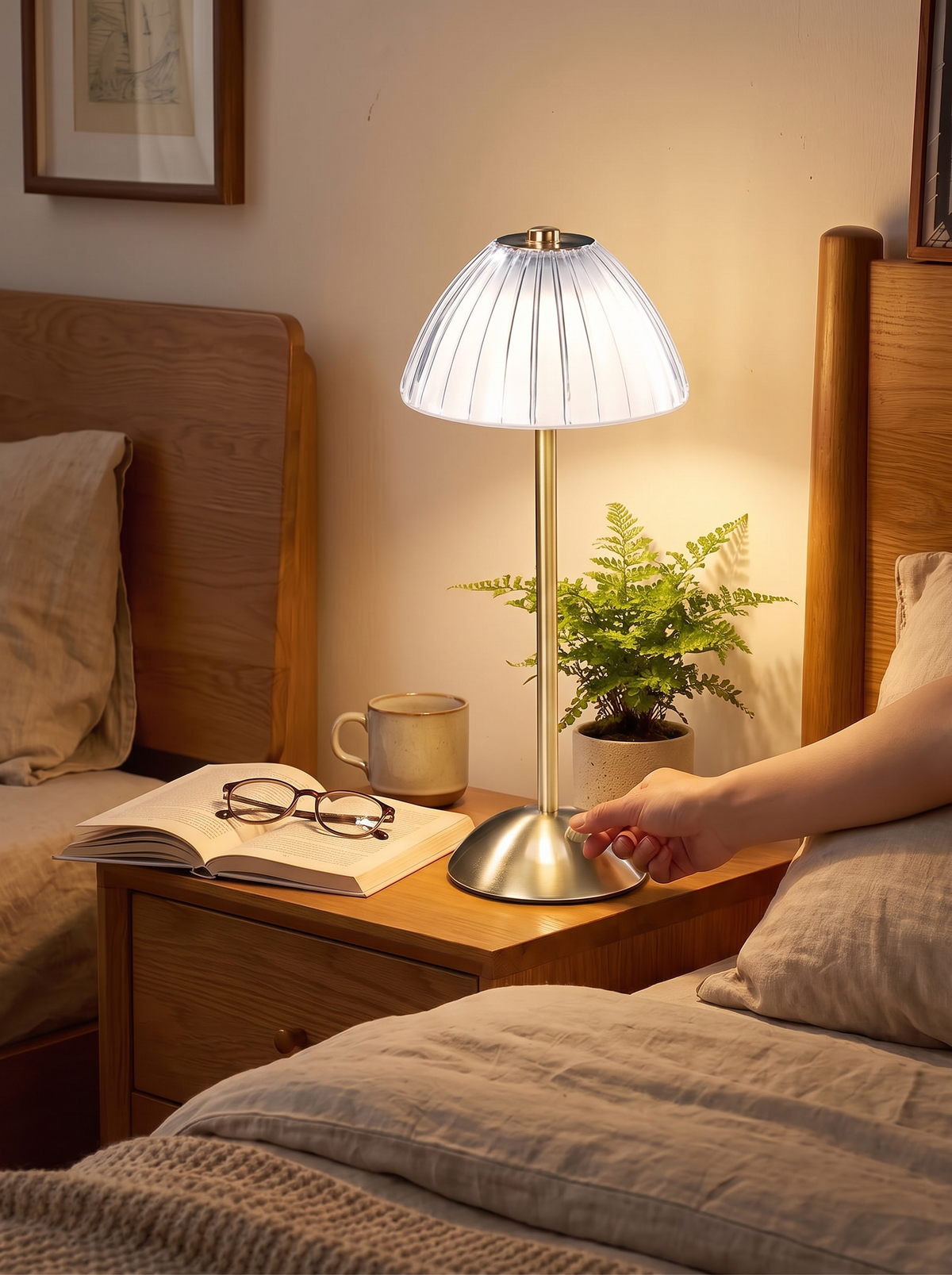 Golden Touch Table Lamp lifestyle 1
