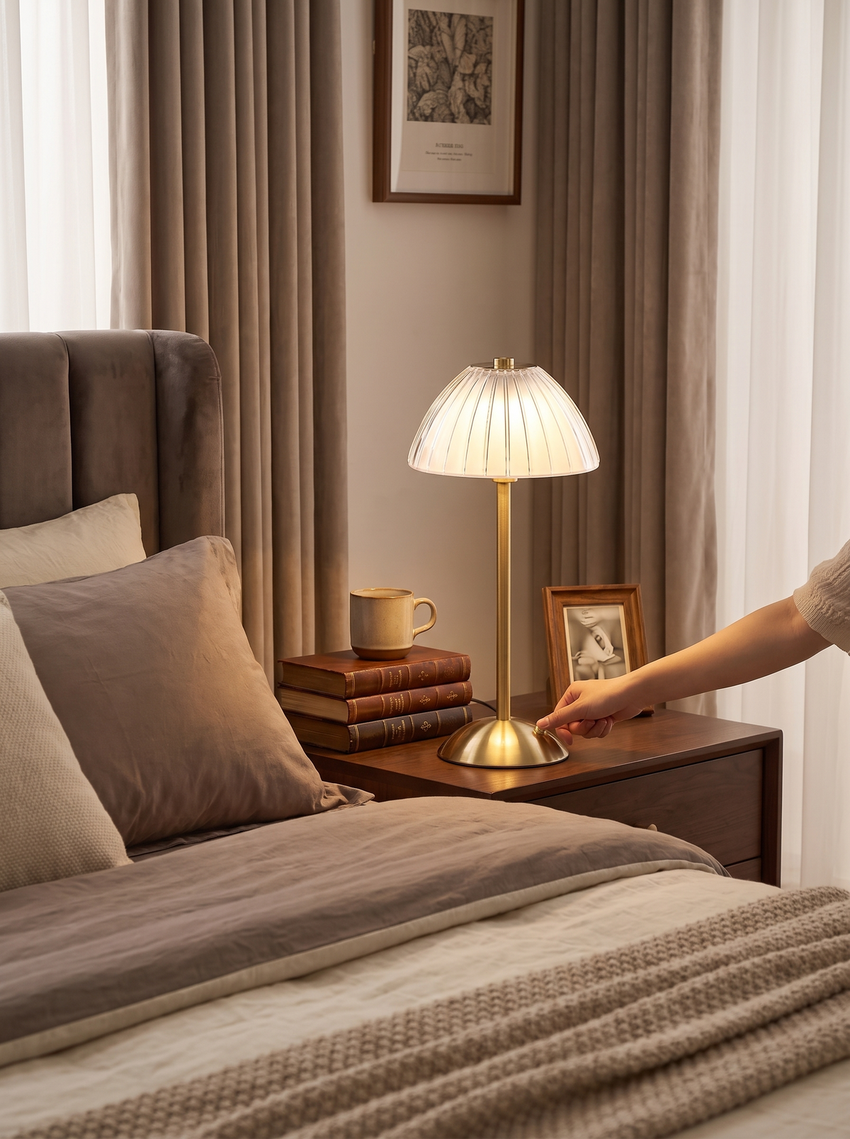 Golden Touch Table Lamp lifestyle 3
