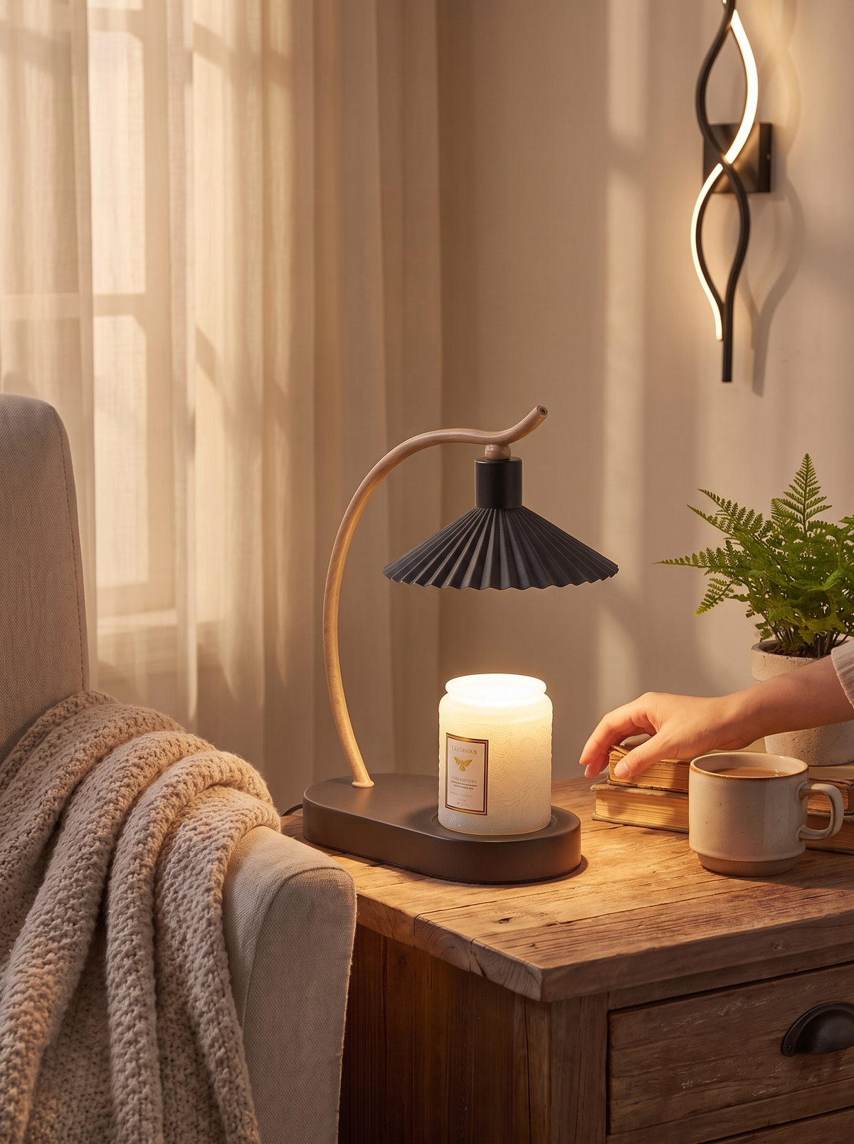 Vanessa Candle Warmer Lamp lifestyle 1